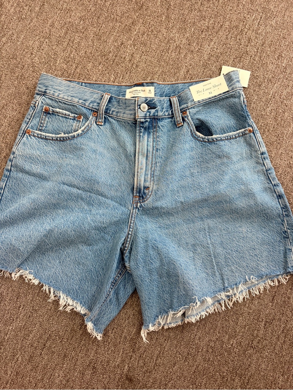Abercrombie The Loose Short High Rise Medium Wash Denim - NWT - Sz 31